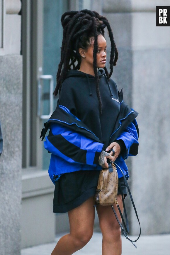 Rihanna change de coupe de cheveux et opte pour de nouvelles dreadlocks !