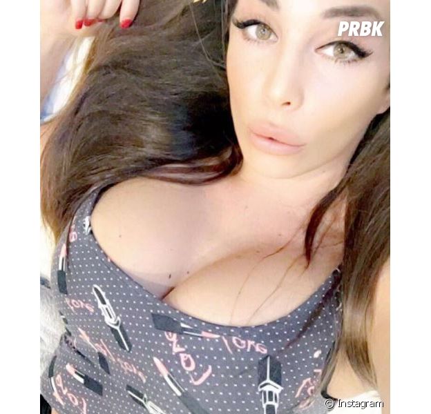Kim Glow (Les Anges 9) montre ses fesses sur Instagram et se fait lyncher