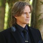 Once Upon a Time saison 6 : Rumple bientôt sur le départ ? Robert Carlyle sème le doute