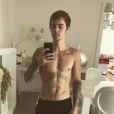 Justin Bieber ENFIN de retour sur Instagram : il poste des selfies torse nu