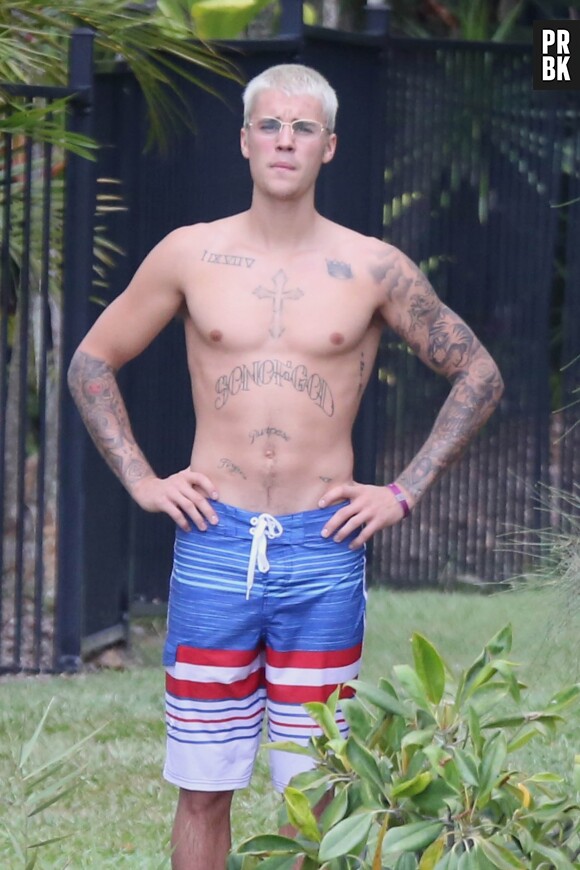 Justin Bieber pas content face aux photographes en Australie le 14 mars 2017