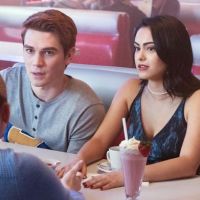 Riverdale saison 2 : le couple de Veronica et Archie en danger avec l&#039;arrivée de Hiram Lodge ?