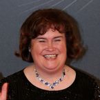 Susan Boyle violemment agressée par plusieurs ados : "ils nous jetaient des pierres"