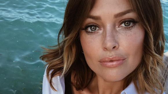 Caroline Receveur révèle ses secrets pour un bikini body bouillant cet été