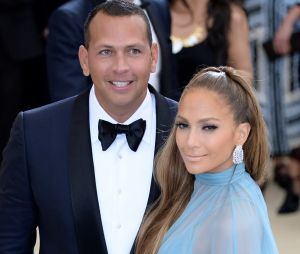 Jennifer Lopez et Alex Rodriguez amoureux : ils partagent un selfie romantique !