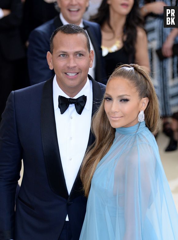 Jennifer Lopez et Alex Rodriguez amoureux : ils partagent un selfie romantique !