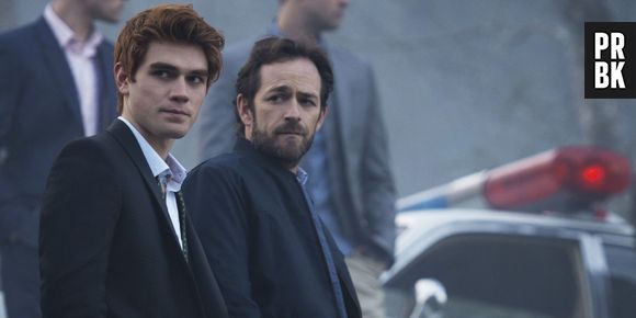 Riverdale saison 2 : Fred en danger ? KJ Apa répond !