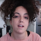 Shera Kerienski parle de sa prise de poids (+10 kilos) : "je me sens mal dans mon corps"