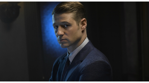 Gotham saison 4 : une moustache pour Jim Gordon ? Premières photos surprenantes