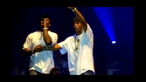 50 Cent et Ronaldinho ... Ensemble sur scène au Brésil ... La vidéo