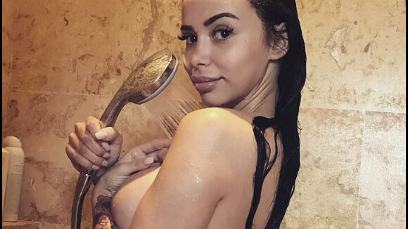 Jelena (Les Marseillais VS Le reste du Monde) s'affiche nue sous la douche sur Instagram ??