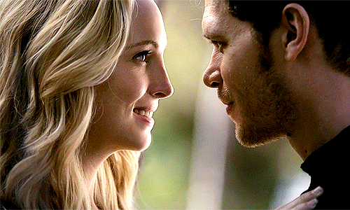The Originals saison 5 : Klaus et Caroline enfin en couple ?