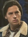 Riverdale saison 2, épisode 18 : Jughead (Cole Sprouse) sur une photo