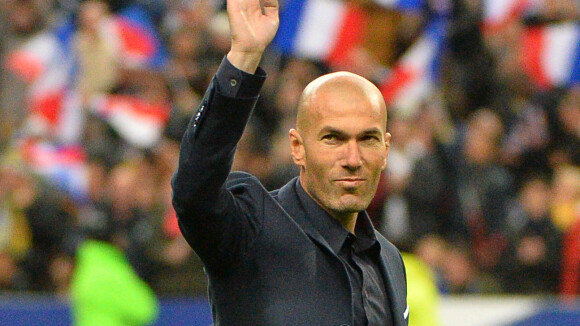 Zinédine Zidane quitte le Real Madrid : Ronaldo, Benzema et les fans entre hommage et larmes