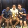 Coupe du monde 2018 : Antoine Griezmann, Kylian Mbappé et Ousmane Dembélé célèbrent leur victoire