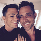 Colton Haynes de nouveau en couple avec Jeff Leatham ? Les ex maris aperçus ensemble et très proches