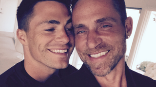 Colton Haynes de nouveau en couple avec Jeff Leatham ? Les ex maris aperçus ensemble et très proches