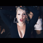 Clip "Secrets" : Pink entourée de ses danseurs pour des chorégraphies sensuelles