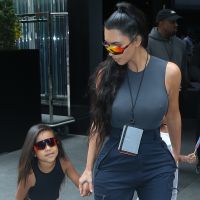 Kim Kardashian critiquée pour avoir lissé les cheveux de sa fille North, elle répond