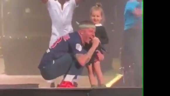 Macklemore déclare son amour à la France avec sa fille sur scène : les internautes sous le charme ?