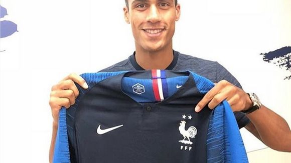 Le maillot à deux étoiles des Bleus toujours en rupture de stock... et pas dispo avant octobre ?