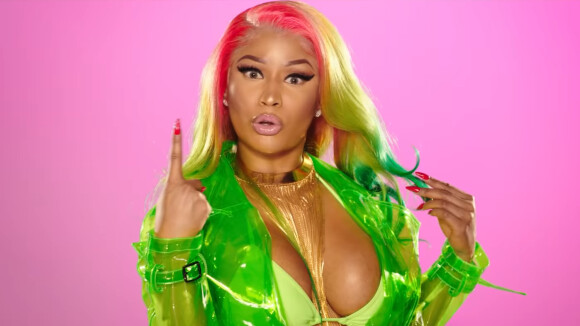 Clip "Barbie Dreams" : Nicki Minaj se moque de Drake et DJ Khaled avec des marionnettes