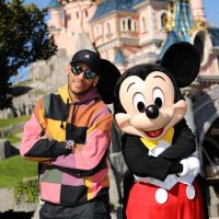 Neymar et sa chérie Bruna Marquezine retombent en enfance à Disneyland