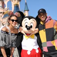 Neymar et sa chérie Bruna Marquezine retombent en enfance à Disneyland