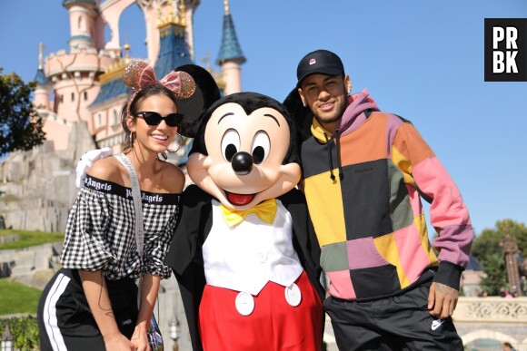 Neymar et Bruna Marquezine à Disneyland Paris pour les 90 ans de Mickey