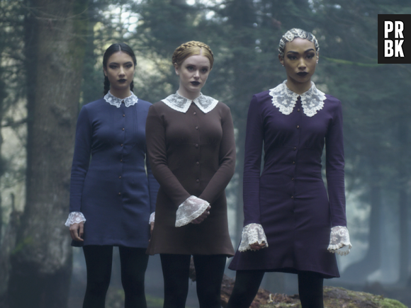 Les nouvelles aventures de Sabrina : Agatha (Adeline Rudolph), Dorcas (Abigail F. Cowen) et Prudence (Tati Gabrielle)