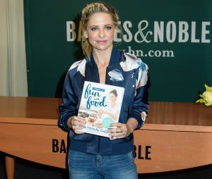 Sarah Michelle Gellar crée le bad buzz avec un post Instagram sur Thanksgiving : des internautes l'accusent de prôner l'anorexie.