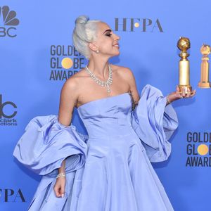 Lady Gaga pas sacrée meilleure actrice aux Golden Globes, les fans en colère sur Twitter.