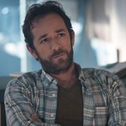 Luke Perry hospitalisé après un AVC : les stars de Riverdale et Beverly Hills apportent leur soutien