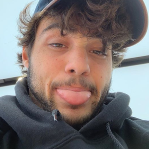 Noah Centineo en couple avec Alexis Ren ?