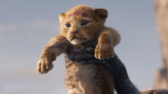 Le Roi Lion : Rayanne Bensetti en Simba, Jamel Debbouze en Timon... les voix françaises dévoilées