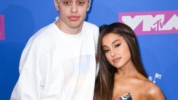 Ariana Grande se confie sur son ex fiancé Pete Davidson : "C'était complètement surréaliste"