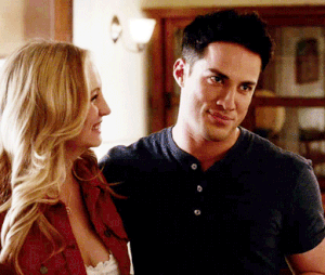 The Vampire Diaries : un spin-off sur Tyler et Caroline a été envisagé
