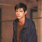 Roswell New Mexico saison 2 : Jason Behr, le Max Evans de la série originale, au casting !