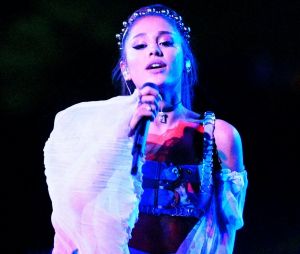 Ariana Grande apprend sa victoire aux NMA 2019 grâce à une fan sur Twitter