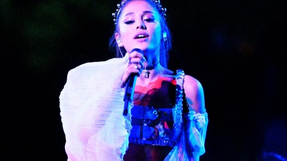 Ariana Grande apprend sa victoire aux NMA 2019 grâce à une fan sur Twitter