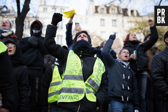 Nekfeu manifeste aux côtés des gilets jaunes : "grosse grosse force"
