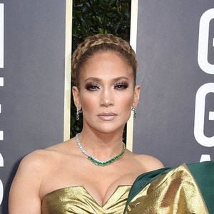 Jennifer Lopez sur le tapis rouge des Golden Globes 2020 le 5 janvier à Los Angeles