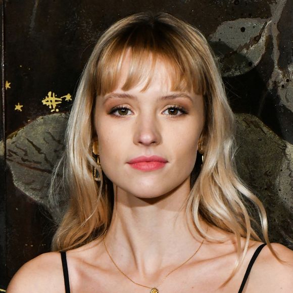 Angèle se confie sur ses acouphènes : "j'ai eu un sentiment d'énorme angoisse"