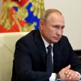 Coronavirus : Vladimir Poutine annonce "un vaccin efficace", l'OMS inquiète