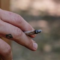 Cannabis : la loi change, voici ce que vous risquez si vous êtes chopé en train de fumer