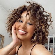 Léna Situations : le YouTubeur américain Carden lui dédie une chanson !