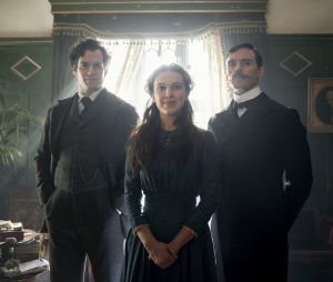 Enola Holmes : Henry Cavill (Sherlock), Millie Bobby Brown (Enola) et Sam Claflin (Mycroft) sur une photo du film
