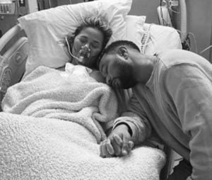 Chrissy Teigen et John Legend annoncent la perte de leur bébé avec des photos déchirantes