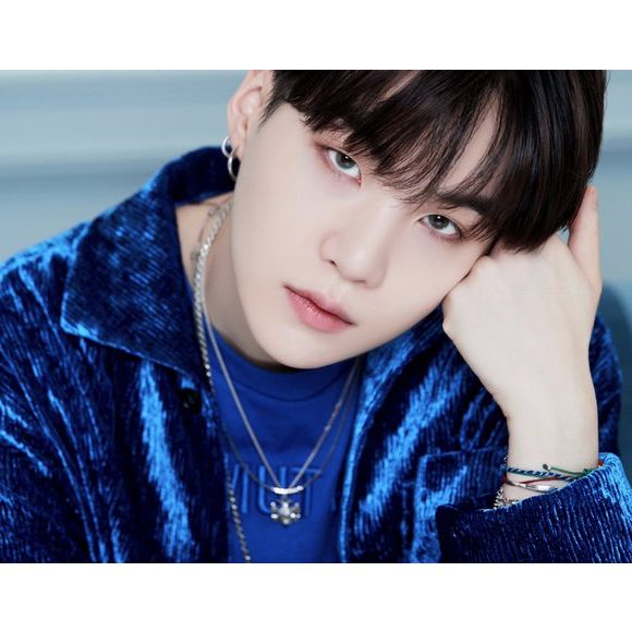 Suga (BTS) absent après avoir été opéré de l'épaule, il donne de ses nouvelles