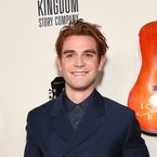 KJ Apa prêt à tout arrêter pour fonder une famille : "Je ne veux pas être seul le reste de ma vie"